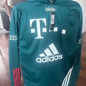Original FC Bayern Munchen,
Long sleeved